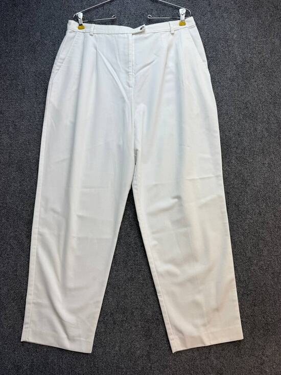 Patchington Pants - Patchington Petite Women’s Size 32 White Pleated Straight Leg Dress Pants